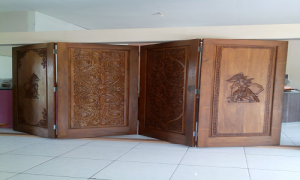 pintu lipat kayu